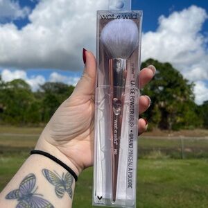 Wet n Wild Proline Large Powder Brush